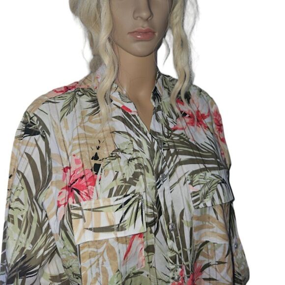 Alia NWT floral  blouse - Picture 2 of 8